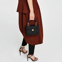 Load image into Gallery viewer, New rattan black straw Shoulder Bag Women hand-woven Messenger Bag Summer Beach Square box Straw Handbag For lady Bolsa Feminina